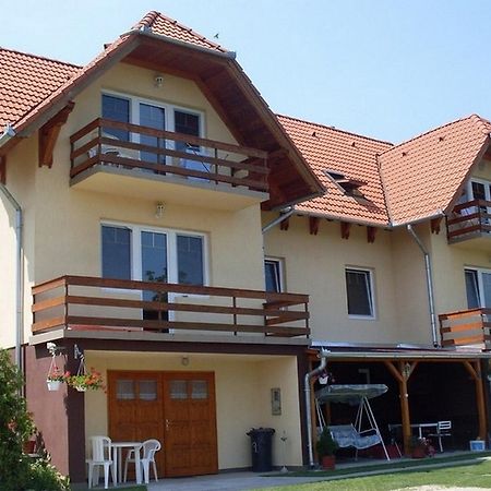 Lala Apartmanok Balatonboglár Eksteriør billede
