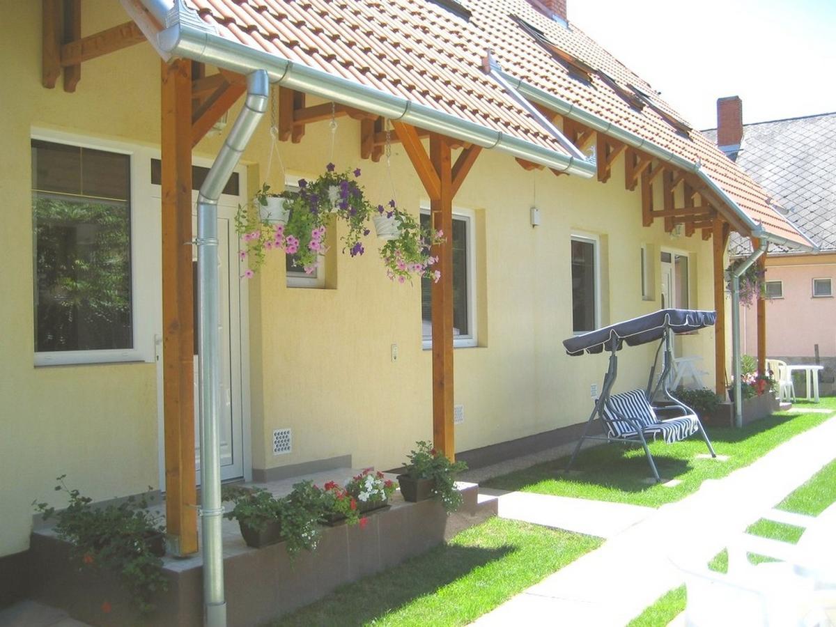 Lala Apartmanok Balatonboglár Eksteriør billede