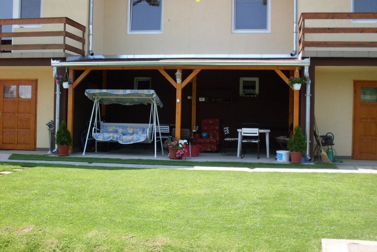 Lala Apartmanok Balatonboglár Eksteriør billede